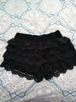 Women's layered mid rise shorts