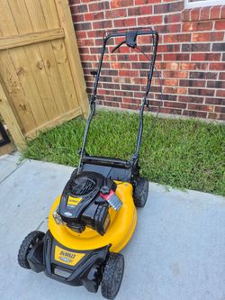 Dewalt Gas Mower 6.25ft 150cc Self Propelled Working Very Well Trabajando Super Bien