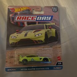 Hotwheels Premium Aston Martin Vantage GTE