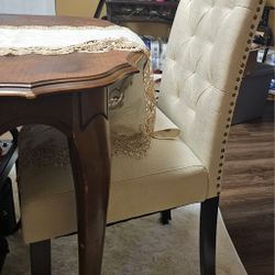 4 Absolutely New Dinning Table Chairs 