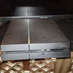 PS4 PLAYSTATION 4 W REMOTE GAMES