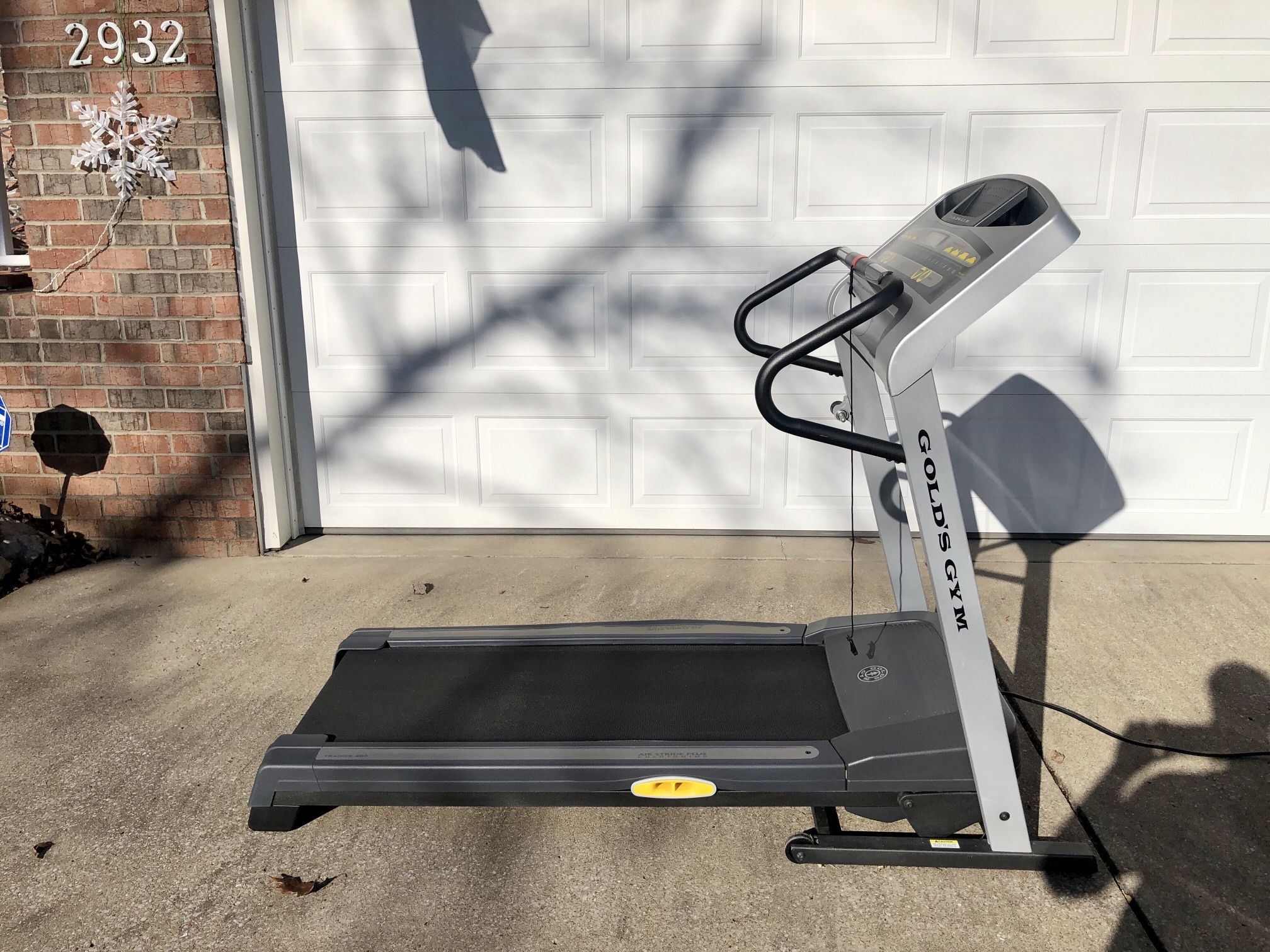 Treadmill | Gold’s Gym | Good Condition!