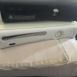 2 Xbox 360s