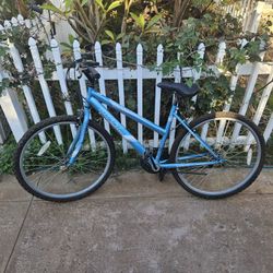 Ladies Huffy 15 Speed Bike Like New