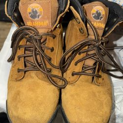 Preowned BRAHMA Brown Suede Leather combat/Work Boots women’s size 9 1/2 . These have barley been worn in great condition located off lake mead and Si