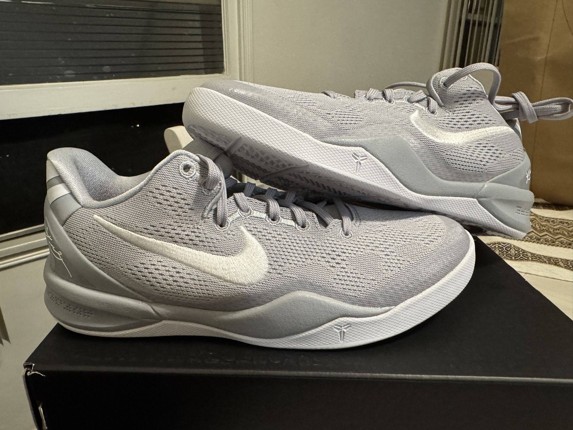 Kobe Grey Wolf Size 5.5y Brand New $120
