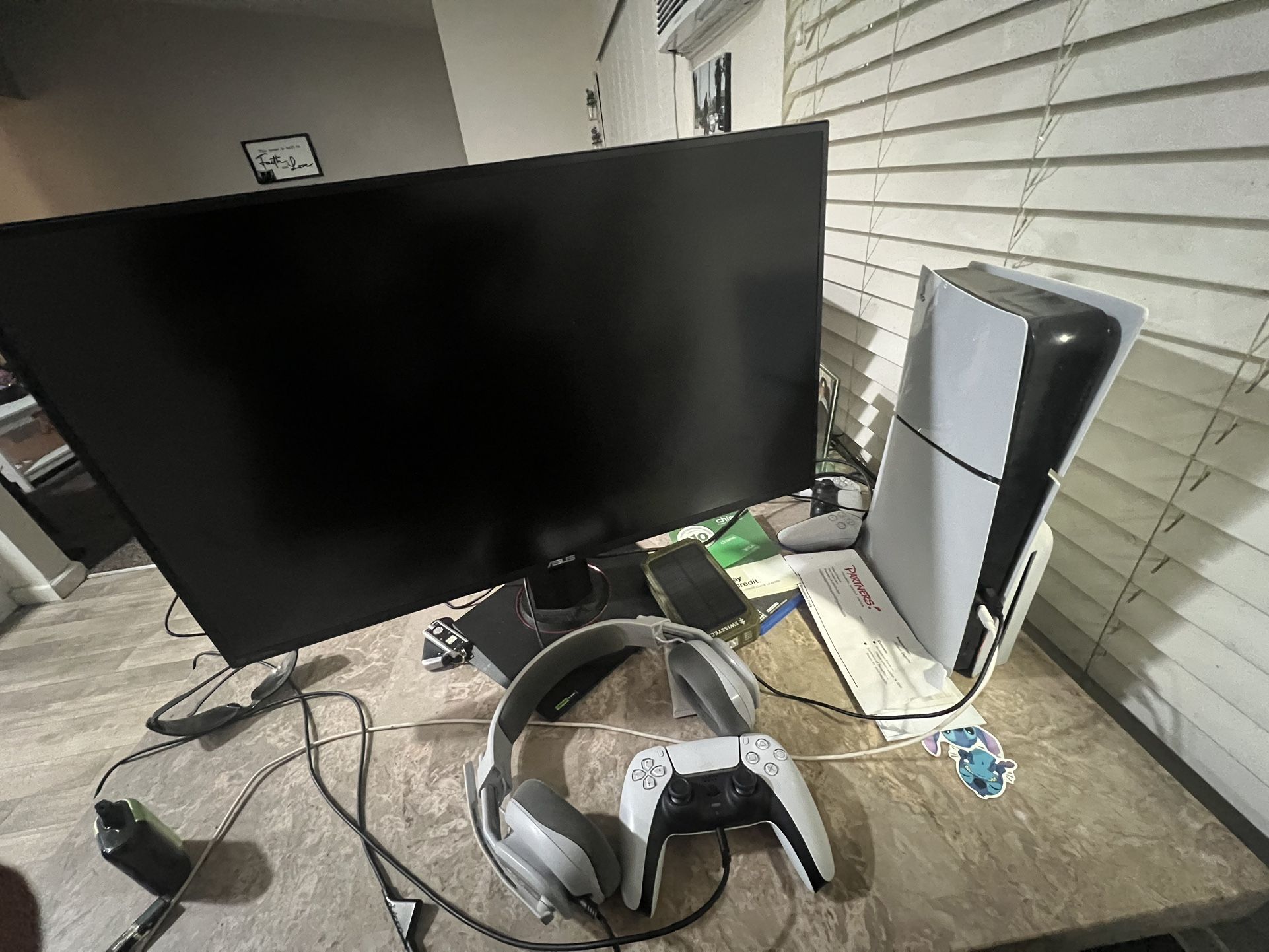 Ps5 And Monitor 32 inch