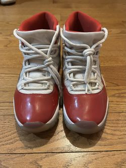 Jordan 11 Retro Cherry 2022 White Varsity Red Men's Size 8.5 With Box