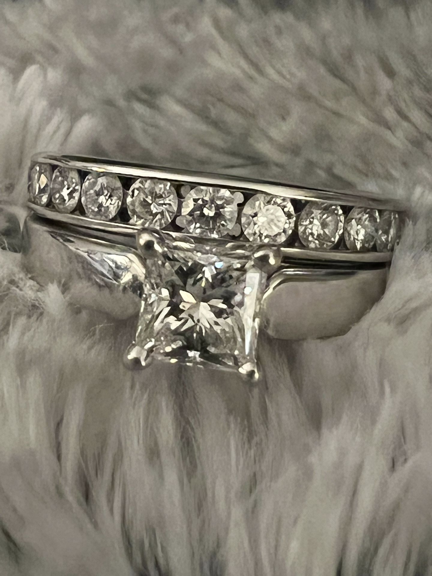 Wedding Ring 1ct Princess- Simply Stunning