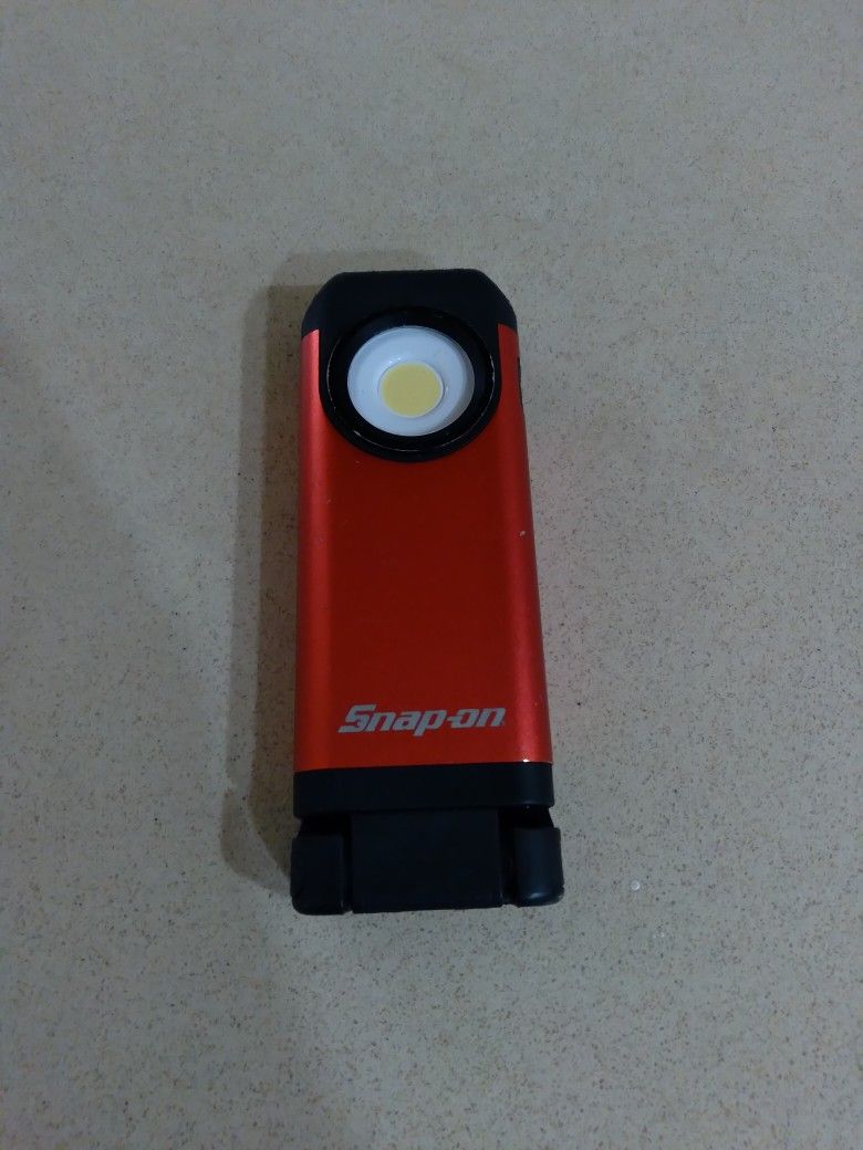 Snap on Active Cooling Pocket Rechargeable Light