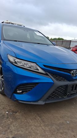 2020 Toyota Camry SE For Parts