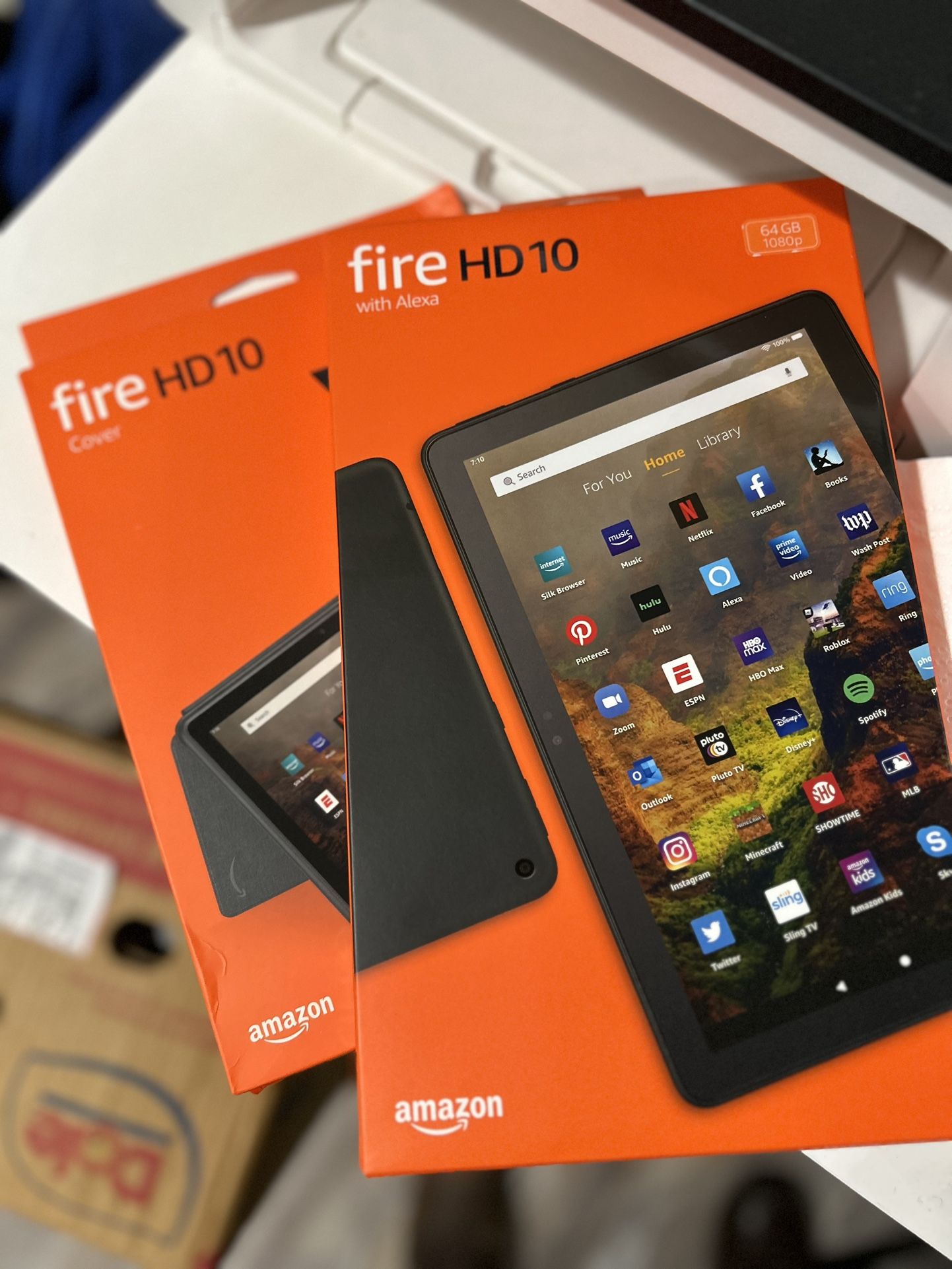 NEW Kindle 10 with Case