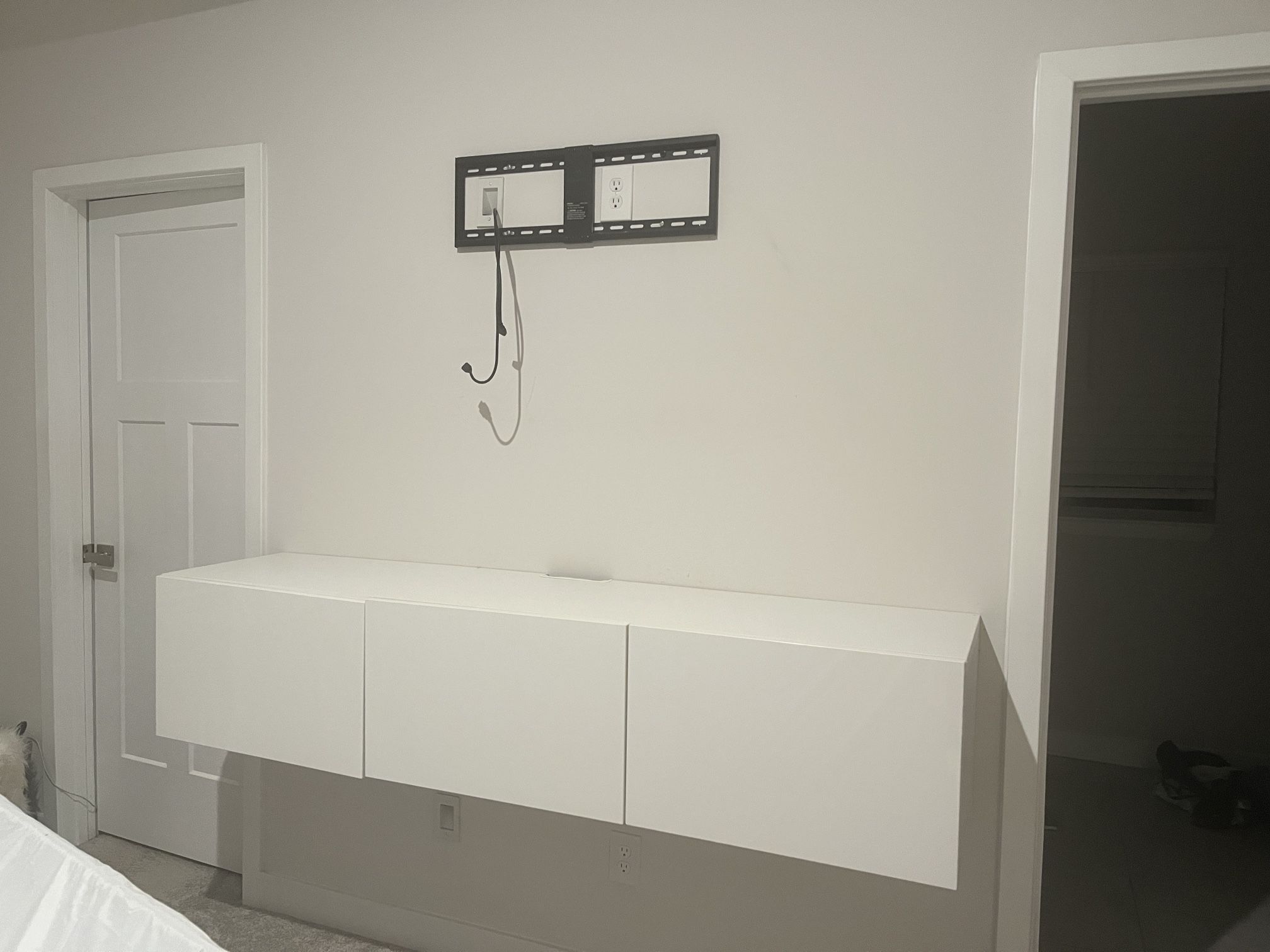 White Floating Or Floor Tv Stand