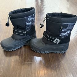 Youth Snowboots Size 6