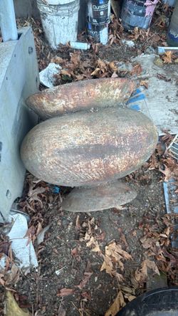 Solid steel pot or planter from the 1900s