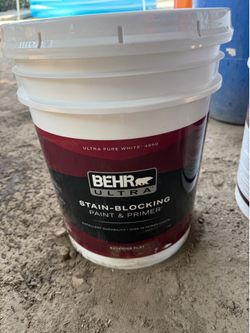 Behr 5 gallon buckets (2) color-snowbound