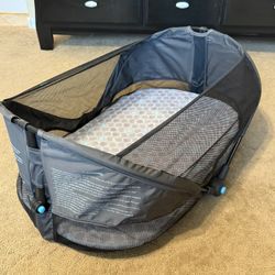 Munchkin Brica Fold N' Go Travel Bassinet, Grey
