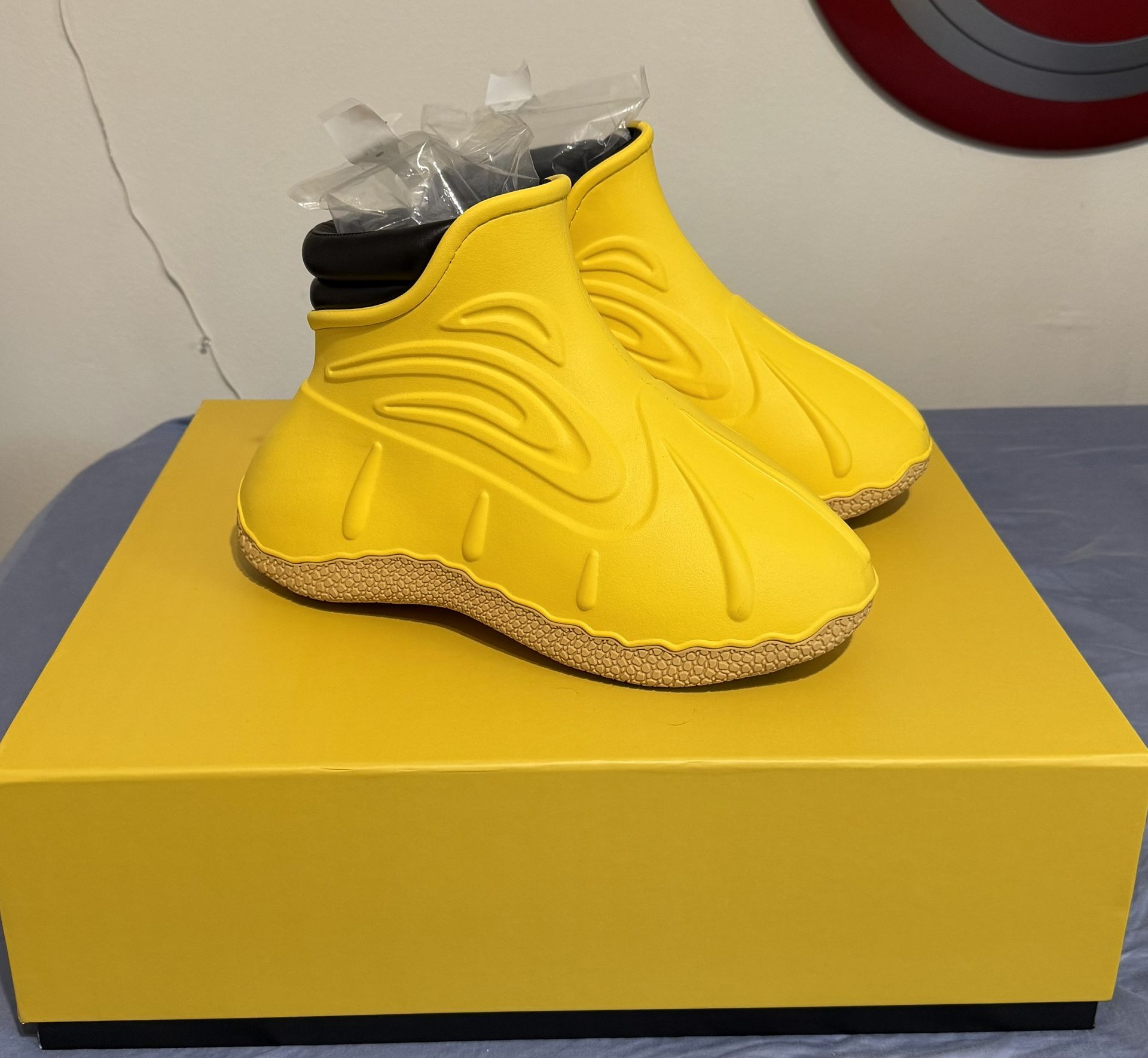 Duck Bait Boots Size 9