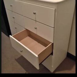 8 Drawer White With Rails 