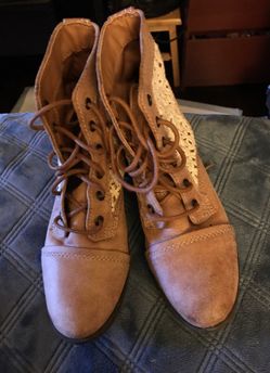 Size 8 1/2 boots