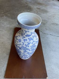 Blue and white ceramic Vase
