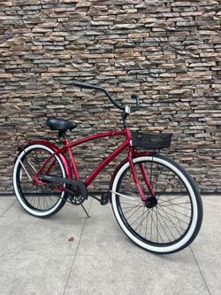 Huffy “ Nassau “ 26 inch Beach Cruiser Cherry Red