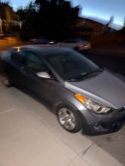 2012 Hyundai elantra