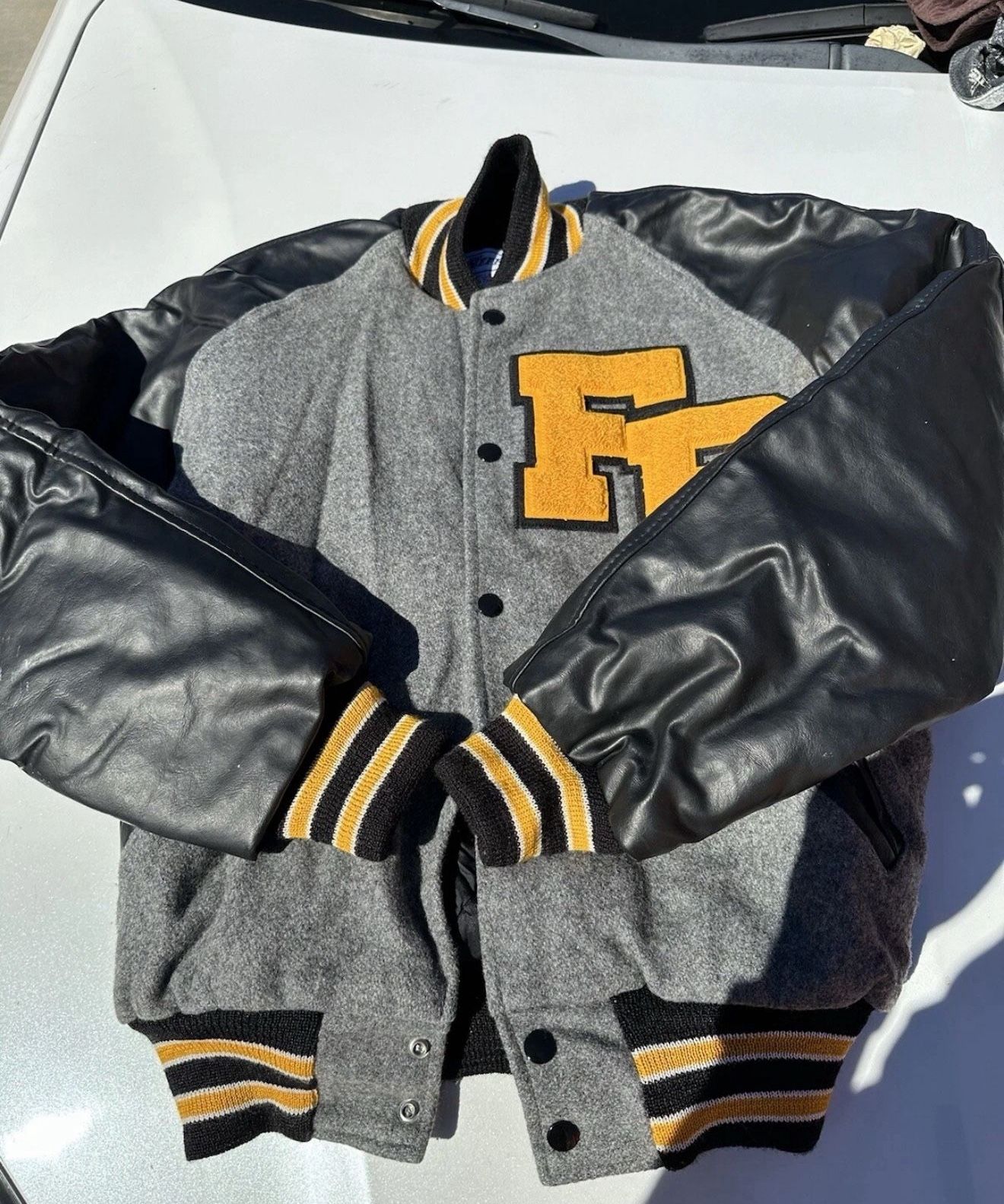 Men’s Jacket Small
