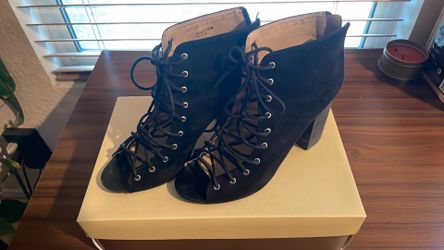 Women’s Chinese Laundry Shoes Size 7.5