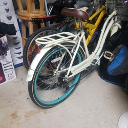 Schwinn Beach Cruiser Bike