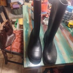 Men's Rubber Boots Size 9 Black For One Time