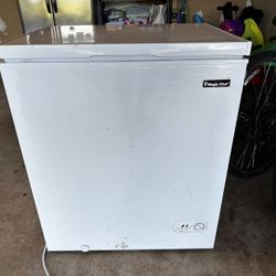 Magic Chef 5 Cubic Ft Deep Freezer