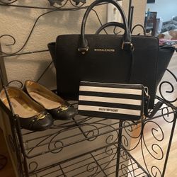 Black Michael Kors Purse Stripe Wallet Size 6 Flats 