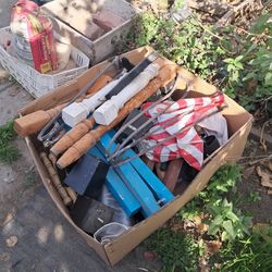 Free Furniture legs, drawers 