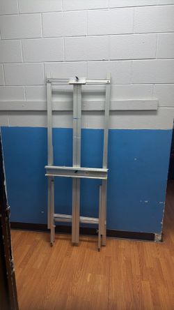 Metal easel