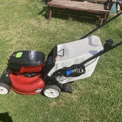 Toro V60 Battery Operated Self Propelled Lawn Mower 