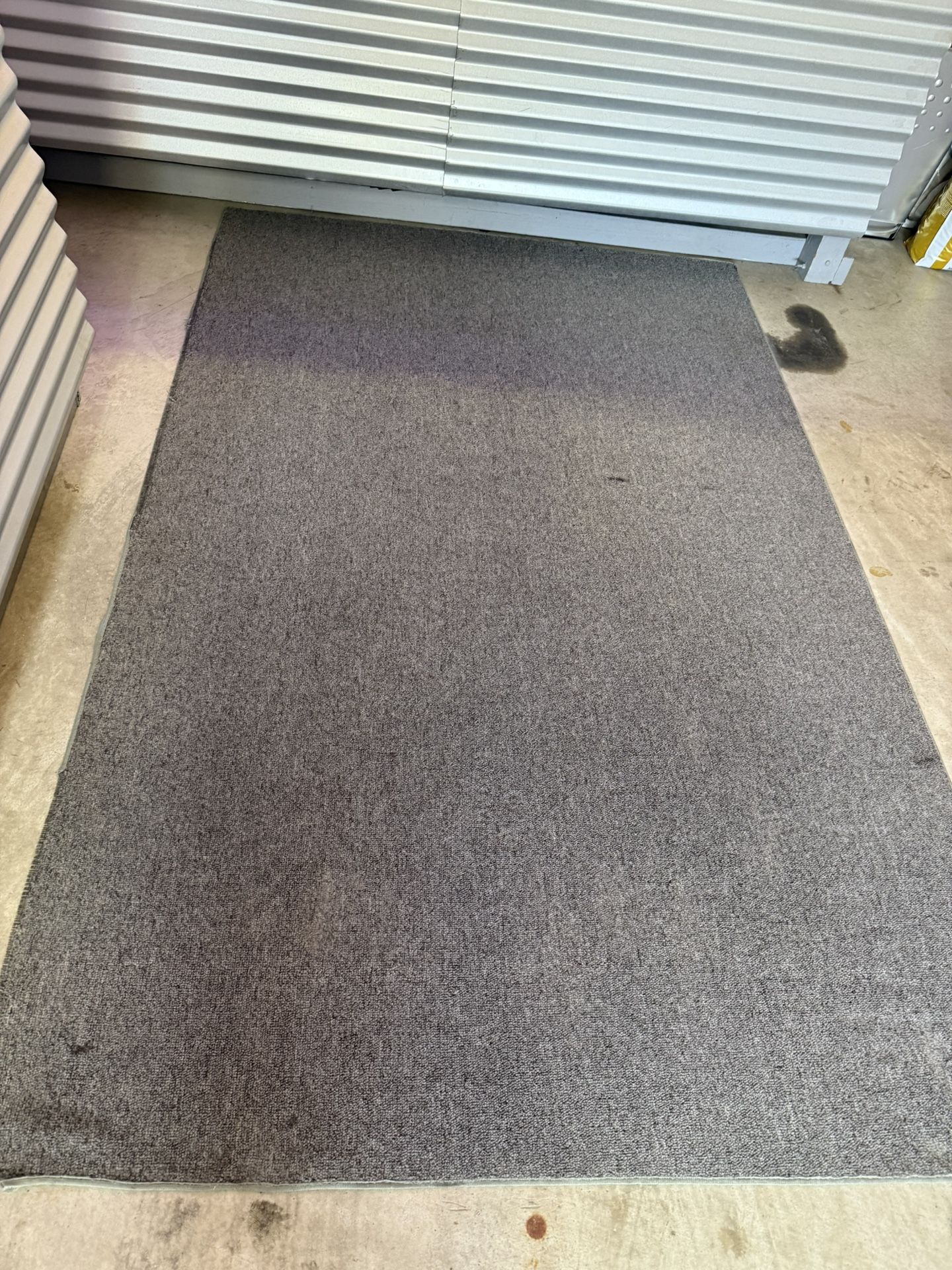 CARPET - 5’ X 8’ GREY