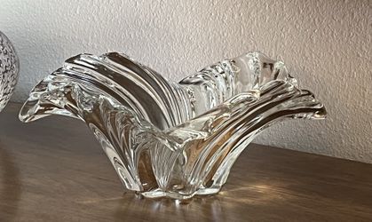Mikasa 14.5" Heavy Crystal Belle Epoque Swirl Bowl