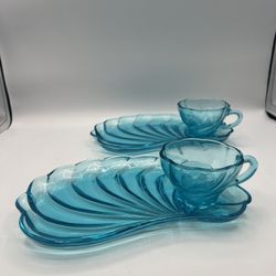 1950's Vintage Hazel Atlas Capri Seashell Swirl Azure Glass Snack Set of 2, EUC