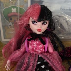 DRACULAURA - Core Doll - g3