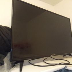 Element TV 32 inch with Remote (Great Condition -No issues)