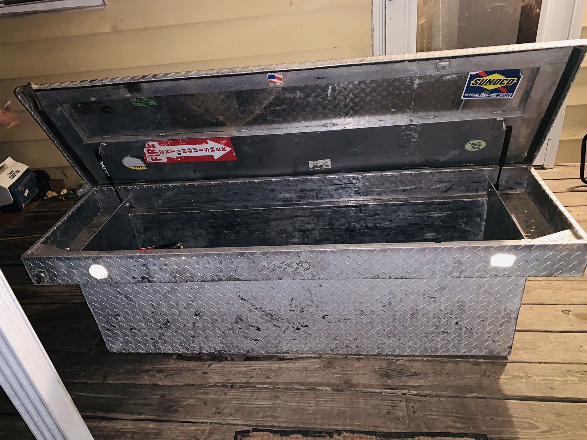 Tool box fits 95 f150