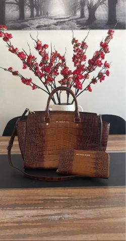 Michael kors brown crocodile embossed handbag and wallet set