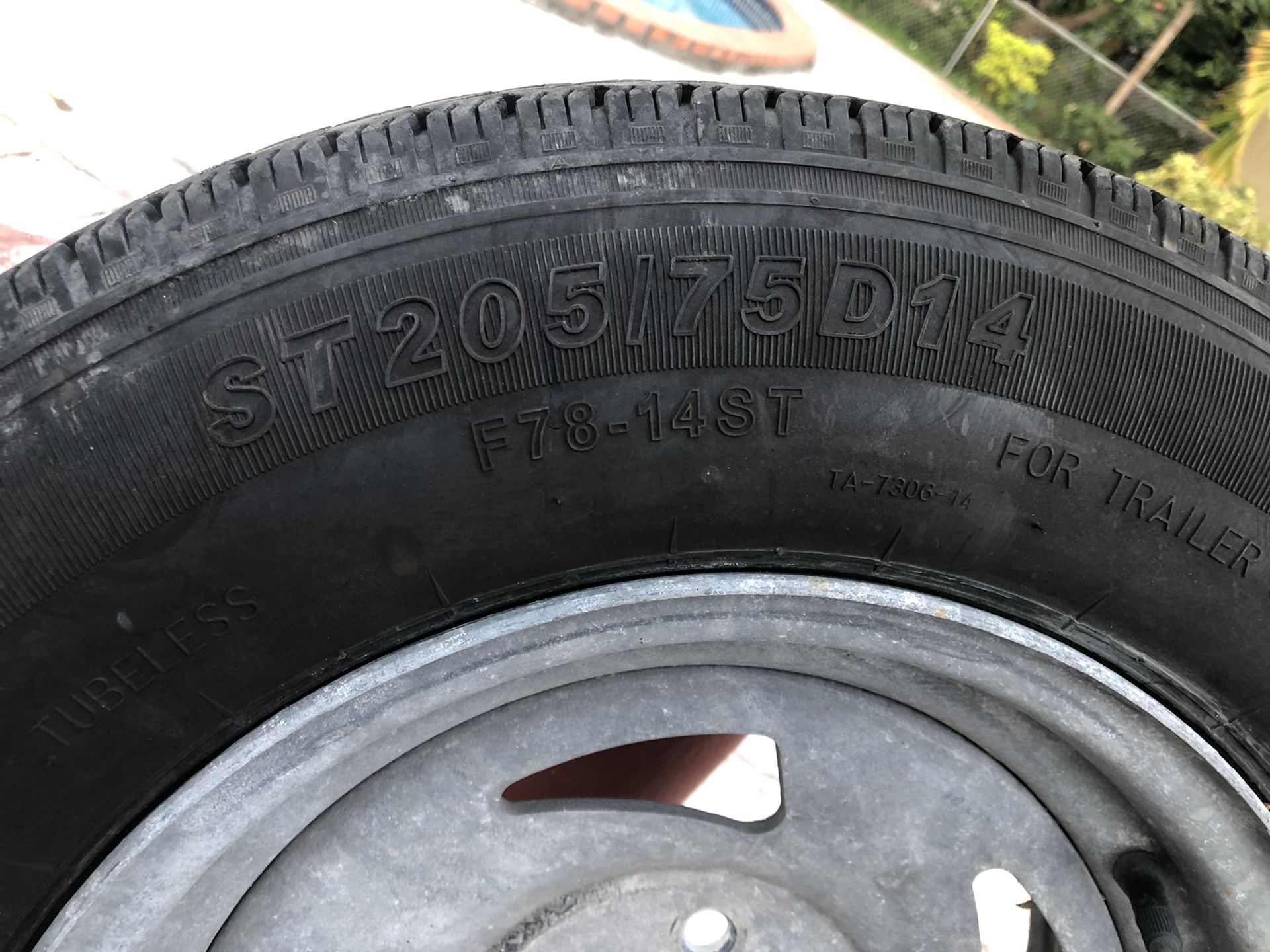 Trailer /Rim and tire