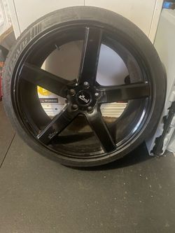 Niche 20” Black Mag rims/tire set