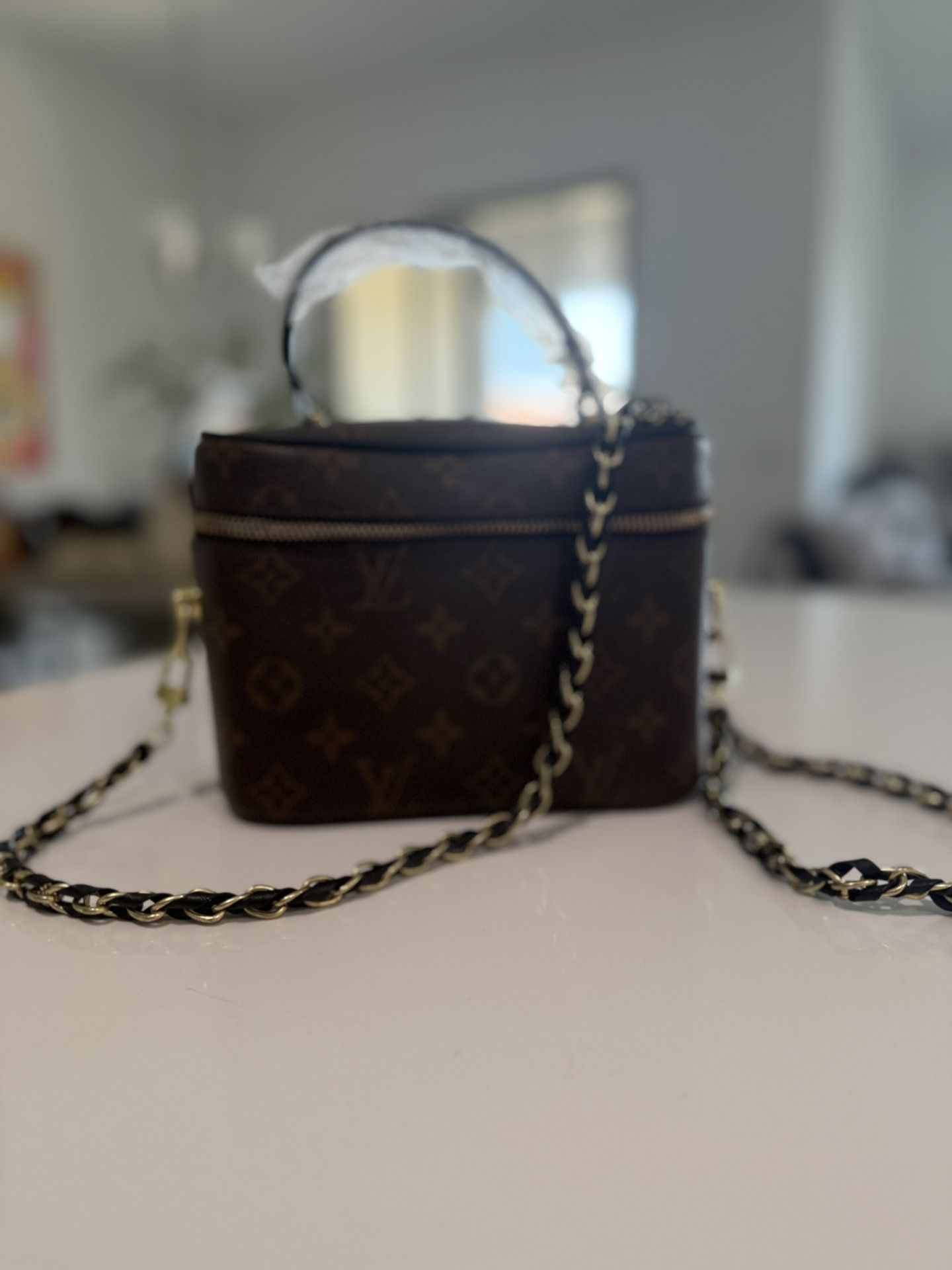 LV makeup Crossbody Gold Chain