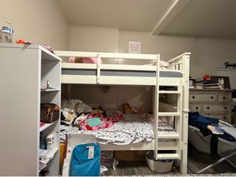 White twin size bunkbed