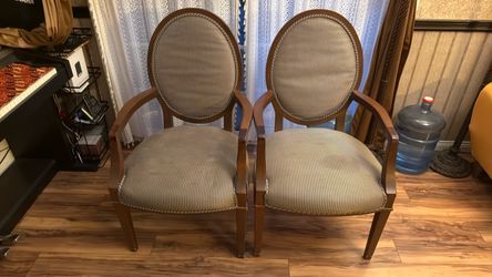 Free arm chairs