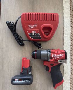 Milwaukee M12 Combo Kit 3 Piece Driver Drill XC 5.0 High Output Battery Charger