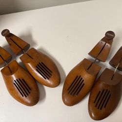 2 Pair Of Vtg Chernin’s Wooden Shoe Form Size 9-4 & 8-4 For Shoe Size 8-10 Spring Loaded